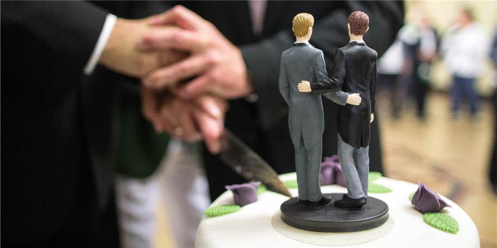 Schwerter Pfarrer: „Neue Formen finden“ – aber „nicht in Analogie“ zur klassischen Ehe Seit dem 15. März gibt es neue Diskussionen über die Trauung gleichgeschlechtlicher Partner in der katholischen Kirche. Der Vatikan spricht sich dagegen aus.