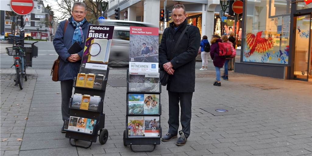 Unterwegs mit einem Zeugen Jehovas: Der Schwerter Klaus Bullmann lebt nach strengen Regeln Unterwegs mit einem Zeugen Jehovas: Der Schwerter Klaus Bullmann lebt nach strengen Regeln