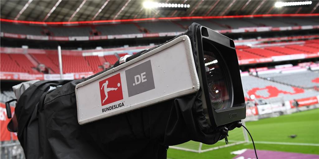 Wie die Profis: Dortmunder Kreisligist stellt sein neues Trikot wie ein Bundesliga-Team vor Wie die Profis: Dortmunder Kreisligist stellt sein neues Trikot wie ein Bundesliga-Team vor