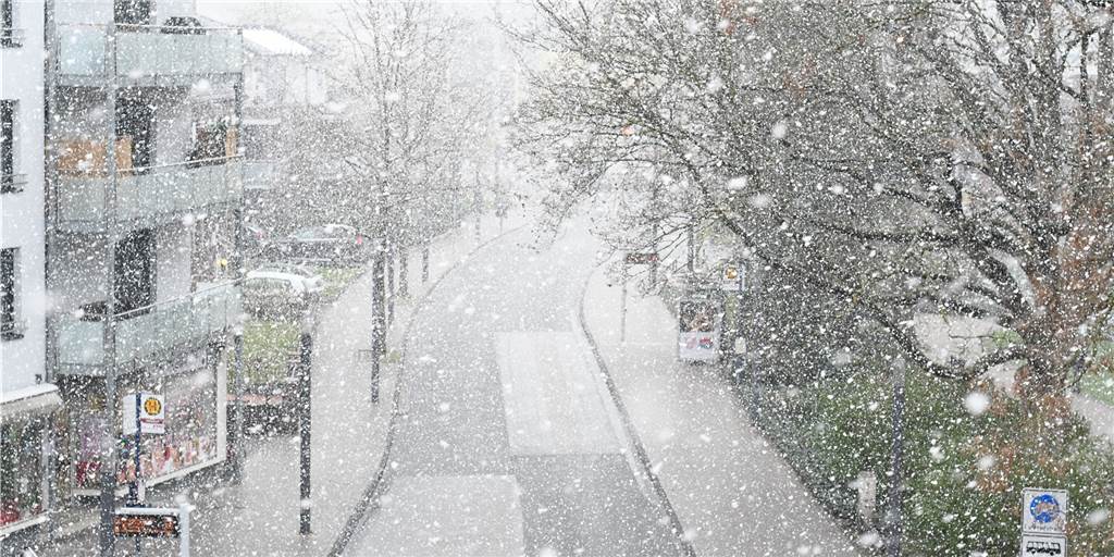 Schneeschauer in Lünen: Wetterdienst warnt auch vor Sturmböen Schnee- und Graupelschauer gab es immer wieder am Dienstag (6.4.) in Lünen. Die sollen am Mittwoch zwar nachlassen, der Wind bleibt laut Wetterdienst aber stark bis stürmisch.