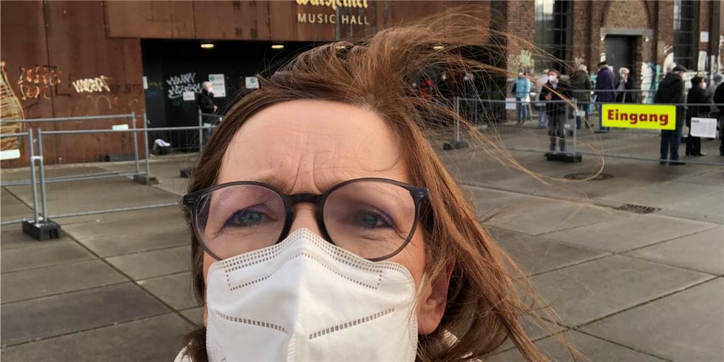 Spüre ich etwa schon was? - Meine Impfung mit Astrazeneca Redakteurin Gaby Kolle hat sich am Dienstag (6.4.) mit Astrazeneca impfen lassen und beschreibt den Tag.