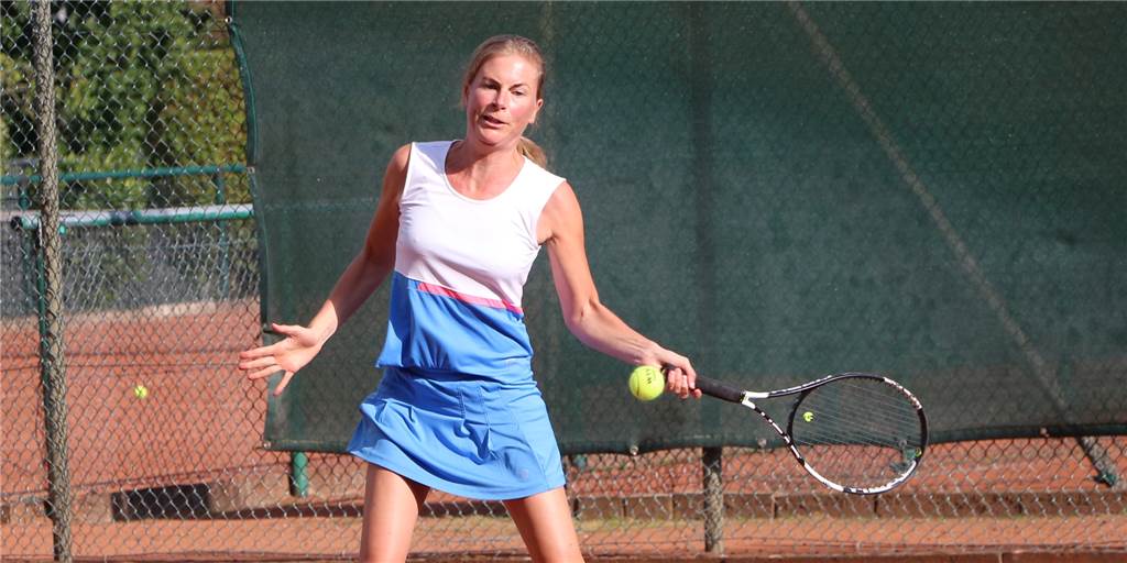 115 Teams wollen ab Ende Mai aufschlagen – beim Nachwuchs gibt es ein Minus Nach der Absage der Vorsaison wollen sich die Damen 30 des TV BW Stadtlohn um Christina Geuking nun mit den besten U30-Auswahlen aus NRW in der Regionalliga West messen.