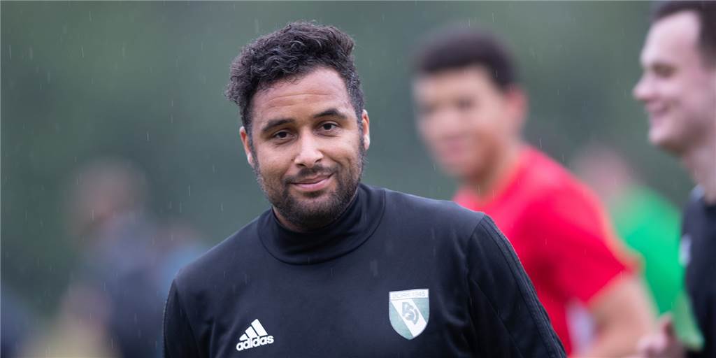 Bork-Neuzugang fragte nicht nach Saisonzielen – sondern nach der Abschlussfahrt nach „Malle“ PSV-Trainer Sanmi Ojo kann sich auf einen Neuzugang freuen.