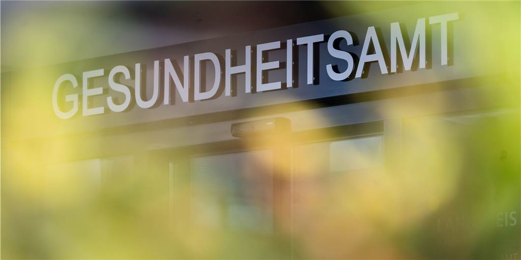 Schule wieder nur daheim: Wer rüttelt Gesundheitsämter aus Feiertags- und Wochenendschlaf? Schule wieder nur daheim: Wer rüttelt Gesundheitsämter aus Feiertags- und Wochenendschlaf?