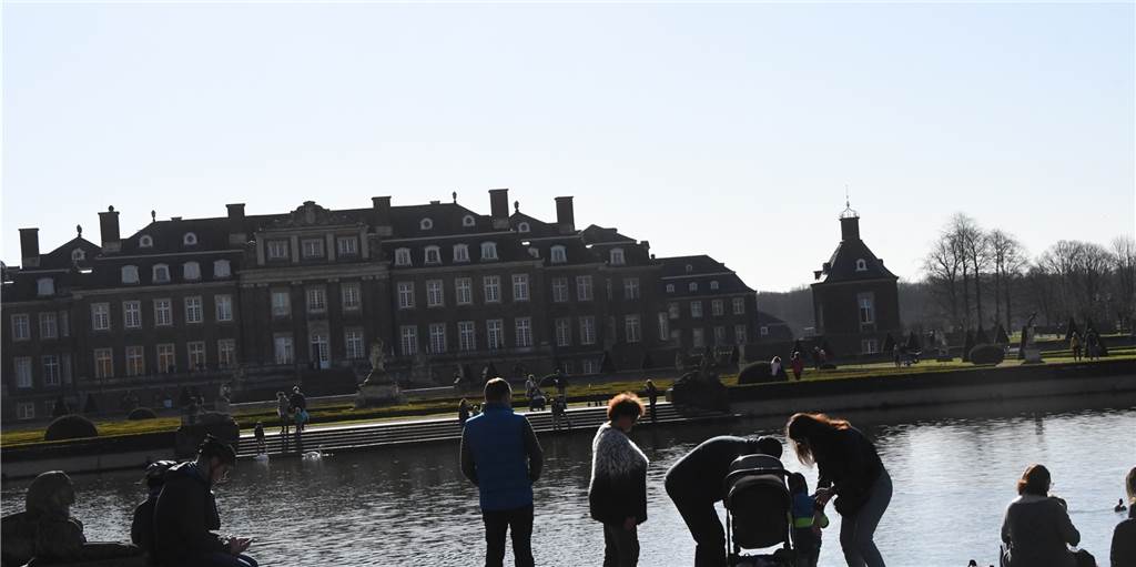 Entscheidung steht: Kreis Coesfeld ist NRW-Modellregion - und nun? Ein Spaziergang im Schlosspark Nordkirchen ist erlaubt. Aber wie sieht es mit Sport im Park aus? Das soll einer der Schwerpunkte sein, unter dem sich Nordkirchen in das Vorhaben Modellregion Kreis Coesfeld einbringen will.