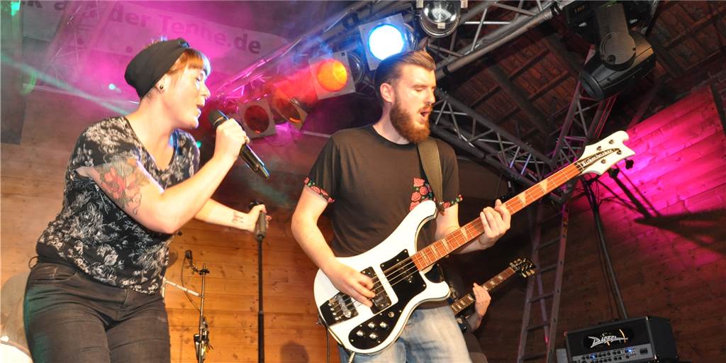 Live-Musik-Sommer: Erstes Festival abgesagt – was machen die anderen? Die Band Sky Of Colours beim Rock auf der Tenne 2018. 2019 gönnten sich die Veranstalter eine Pause. Im Jahr darauf dann die Corona-Zwangspause, die 2021 in die Verlängerung geht.
