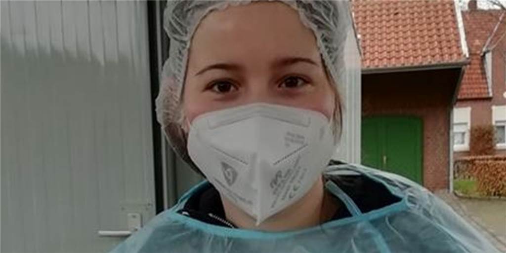 Franziska Tenhündfeld ist zertifizierte Hilfskraft bei der PMC-Teststation in Heek. 