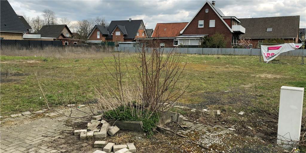 Viele Wohnungen sind geplant an der Winterswyker Straße in Oeding Auf dieser Fläche an der Winterswyker Straße in Oeding stand früher eine Gärtnerei. Bald sollen dort neuer Wohnraum entstehen: Reihenhäuser sind geplant.