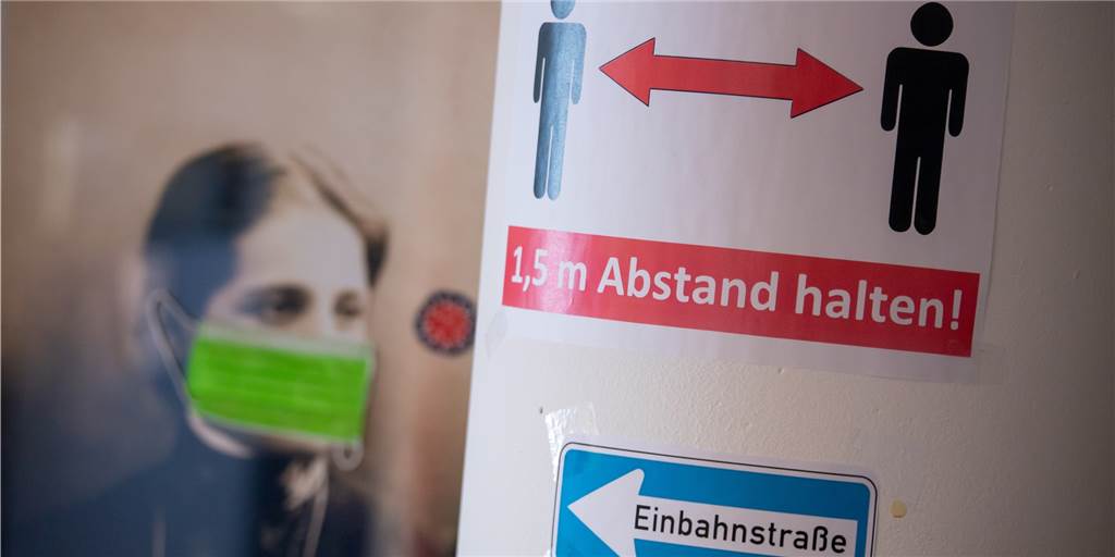 Entwurf für neues Infektionsschutzgesetz: „Dringend verbesserungsbedürftig“ Die Bundesregierung will die Corona-Maßnahmen vereinheitlichen und deutlich verschärfen - unter anderem mit nächtlichen Ausgangssperren. Der Gesetzesentwurf wird unter Dortmunder Politikern heiß diskutiert.