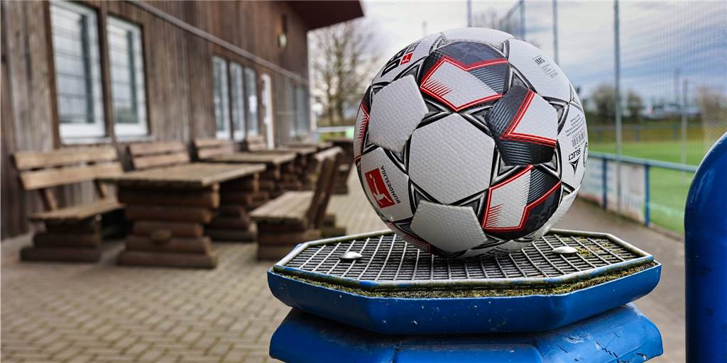 Spvg Schwerin bekommt jungen Stoßstürmer - und senkt weiter den Altersschnitt Wegen der Corona-Pandemie gibt es derzeit am Grafweg weder Spiele noch Zuschauer. Sobald wieder gespielt werden kann, geht hier ein junger Herner auf Torejagd.