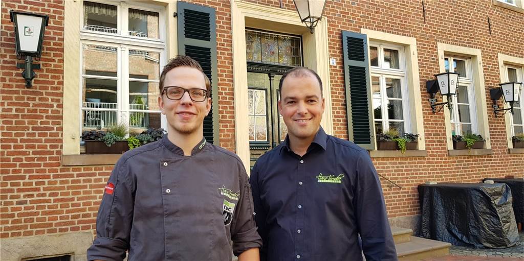 „Fake News“: Haus Terrahe schließt nicht – plant aber neues Konzept Ulf Dingslaken (l.) und Markus Krandick planen zwar für das Haus Terrahe ein neues Konzept, schließen soll der gastronomische Betrieb aber auf keinen Fall. (Foto vor Corona)