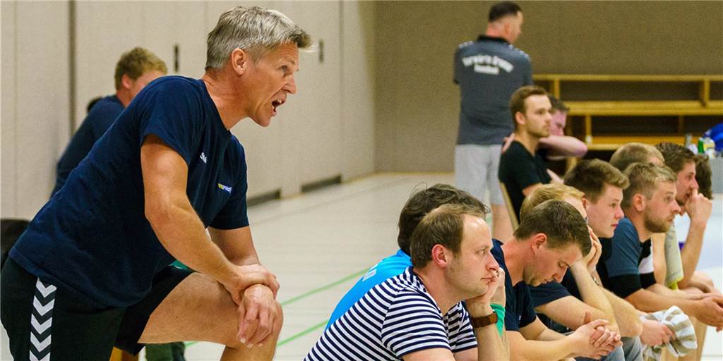 Dauer-Dauerbrenner: Frank Steinkamp steuert beim TV Vreden auf imposante Marke zu An der Seitenlinie nach wie vor hochmotiviert: Frank Steinkamp bleibt mindestens eine weitere Saison Trainer beim TV Vreden.
