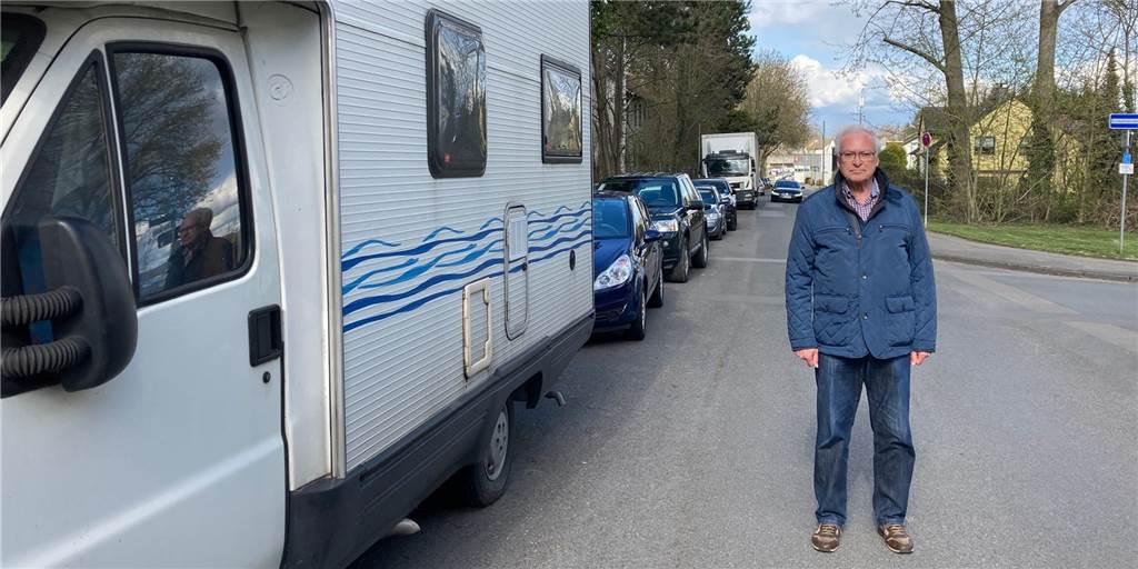 Ärger über parkende Lkw: „Die Feuerwehr kommt hier nicht mehr durch“ Ärger über parkende Lkw: „Die Feuerwehr kommt hier nicht mehr durch“