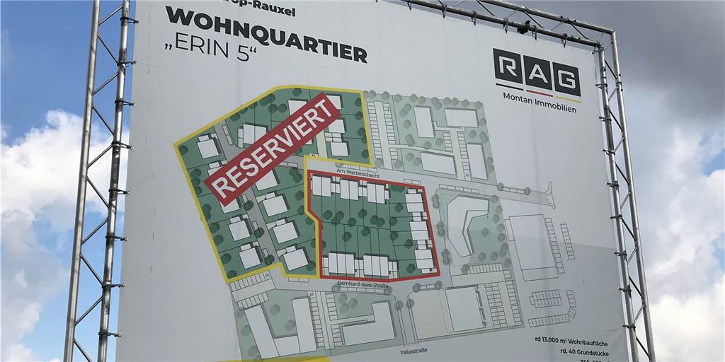 Bauland ist Mangelware: Alle Grundstücke an der Pallasstraße reserviert An der Pallasstraße laufen die Erschließungsarbeiten für das neue Wohnbaugebiet, das den Namen "Erin 5" trägt. Die Arbeiten sollen im 3. Quartal abgeschlossen werden, dann kann das große Bauen beginnen.