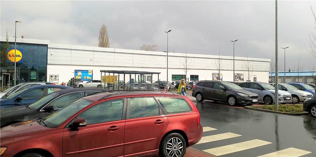 Neues Corona-Schnelltest-Zentrum am Lidl kommt mit großer Verspätung Der Anbieter versichert, dass das große Testzentrum am Lidl auf jeden Fall eröffnet wird.