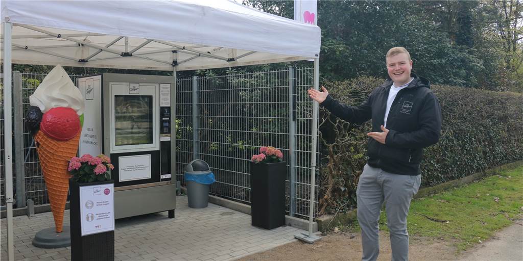 Mit Video: Peter Telgmann geht mit seinem Eis auf Expansions-Kurs Hier entlang: Ab sofort gibt es einen zweiten Eis-Automaten in Werne: Peter Telgmann (19) bietet sein „Eis Berger“ nun nicht mehr nur in Stockum an.