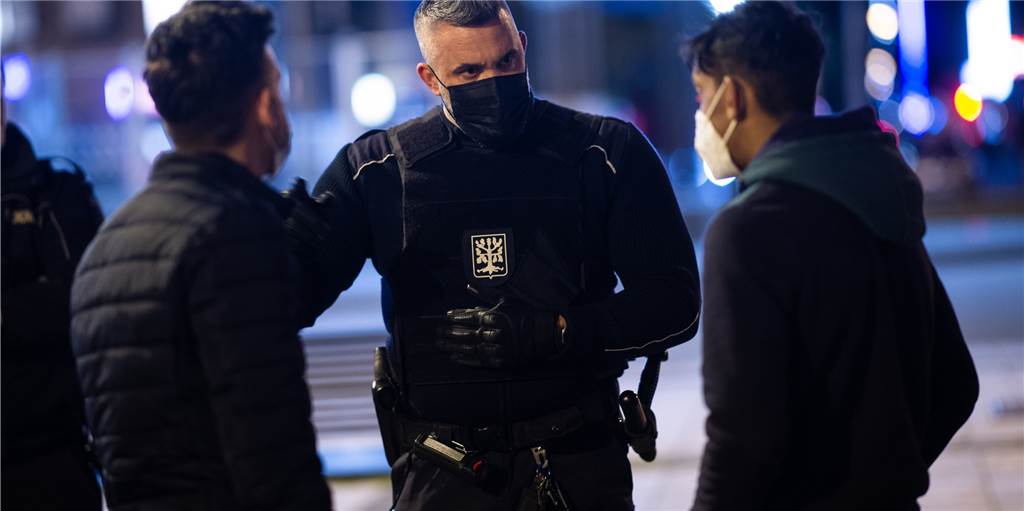 Inzidenz über 200: Maßnahmen im Nachbarkreis zeigen kaum Erfolg Inzidenz über 200: Maßnahmen im Nachbarkreis zeigen kaum Erfolg