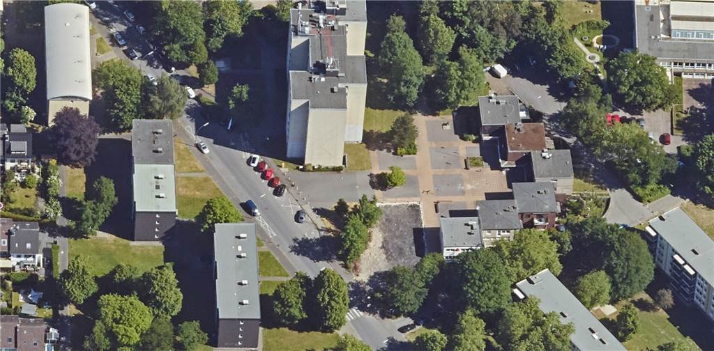 Am Bärenplatz schließt sich hässliche Lücke: Ex-Schlecker wird bebaut Gegenüber vom Hochhaus am Bärenplatz in Deininghausen stand einst der Schlecker. Hier wird bald gebaut. Die Stadt verkauft dafür einen Teil des Flurstücks 686 an den Investor.