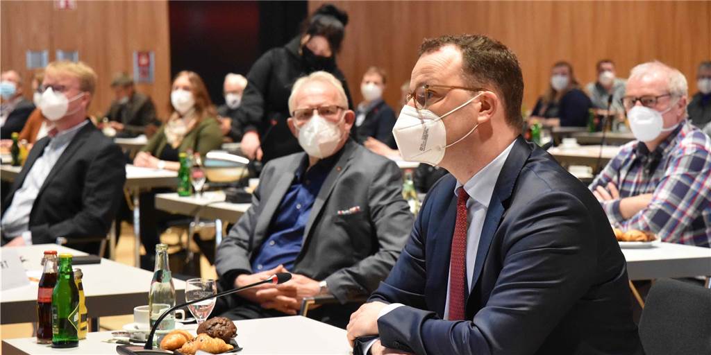 Delegierte wählen Jens Spahn (40) eindeutig, aber nicht einstimmig Gesundheitsminister Jens Spahn wurde von den Delegierten der CDU erneut als Kandidat für den Bundestag aufgestellt.