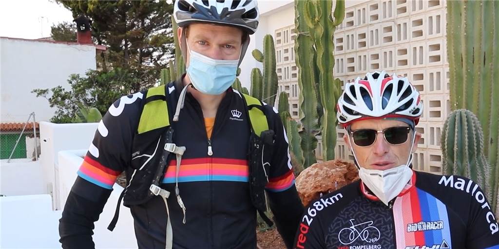 Video-Umfrage: Was treibt Urlauber in Pandemie-Zeiten auf den Ballermann? Zwei Radfahrer aus Bielefeld und Halle erzählen im Video, wie sie den Pandemie-Urlaub auf Mallorca erleben.