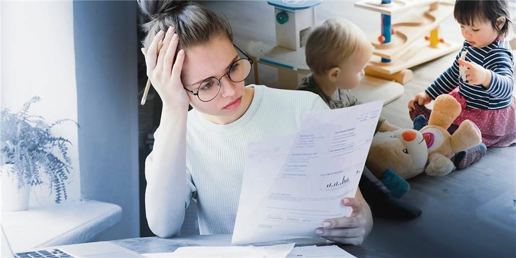 Steuern und Familie: Diese Vorteile gibt es für Alleinerziehende Steuern und Familie: Was steuerlich machbar ist und was nicht, kann ganz schön kompliziert zu durchblicken sein. Unser Familien-Steuerexperte gibt Eltern Tipps, was sie bei der Steuererklärung beachten können.