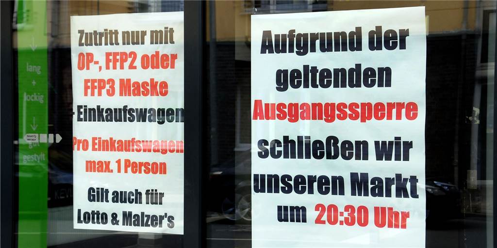 Ausgangssperre: Lebensmittelmärkte in Schwerte kürzen ihre Öffnungszeiten Der Rewe-Markt Filips am Bahnhof Schwerte verkürzt wegen der Ausgangssperre die Öffnungszeiten um eine halbe Stunde: Einkaufen ist derzeit nur noch bis 20.30 Uhr möglich.