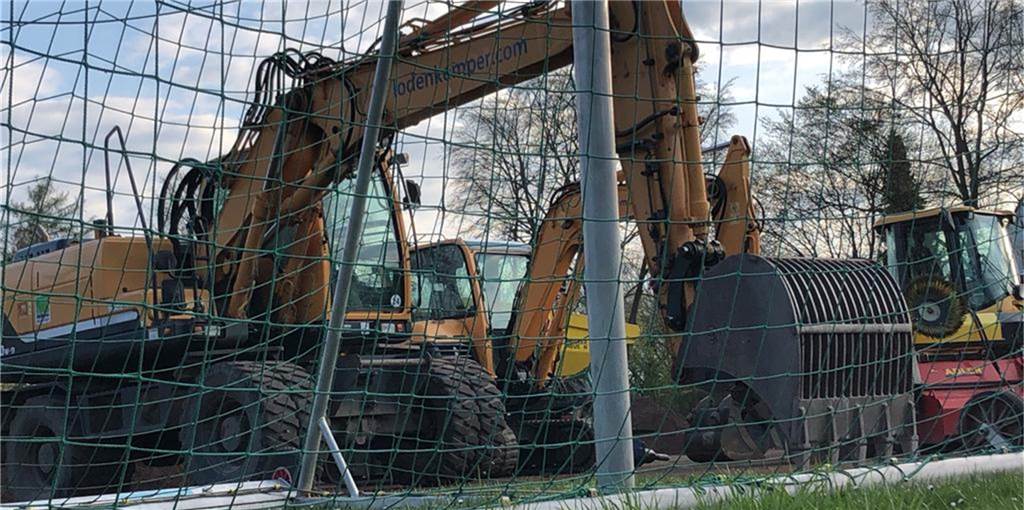 Erste Impressionen vom Stadion-Umbau in Fröndenberg