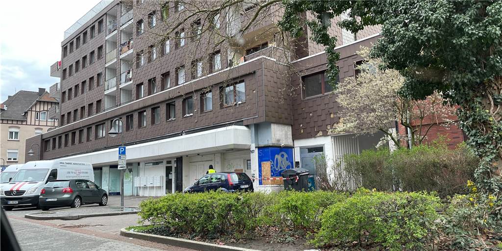 Über 20 Corona-Infektionen an der Langen Straße - aber leichte Entwarnung In der Langen Straße 107 gab es einen Corona-Ausbruch.