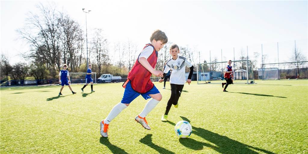 Bundesbremse erlaubt Jugend-Training in Gruppen - Stadt Dortmund hält sich nicht daran Training - wie hier beim TSC Eintracht Dortmund - ist momentan nicht erlaubt in Dortmund.