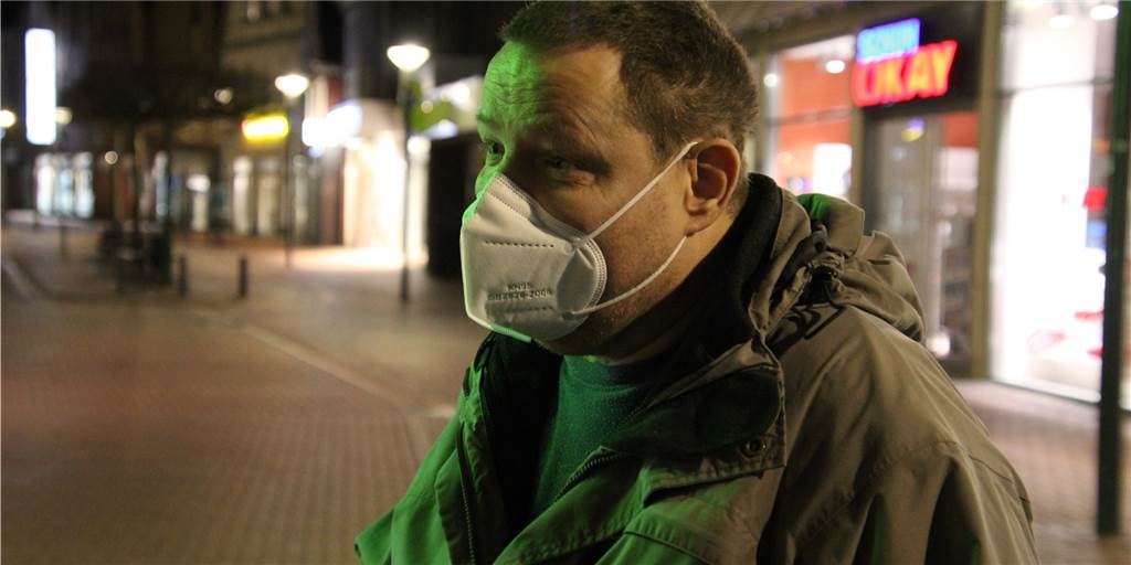 Dieser Mann aus Lünen klagt gegen die Ausgangssperre Er hat nichts gegen Masken und gegen Kontaktverbote. Die Ausgangssperre geht diesem Lüner aber zu weit. Offen dazu stehen will er - noch - nicht.