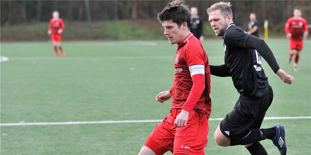 Flaesheims Kapitän Thomas Fritzsche (l.) war nicht überrascht, dass die Saison nun annulliert wird.