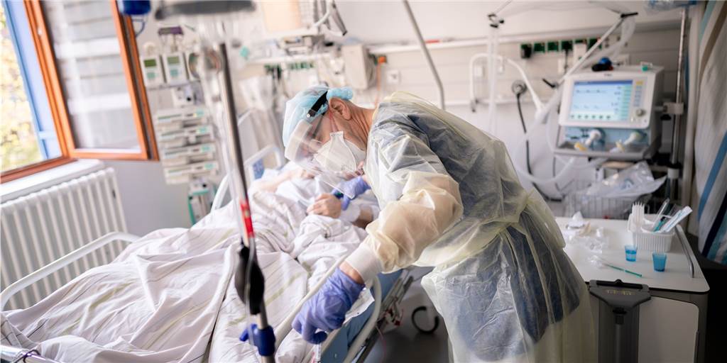 Dortmunder Krankenhaus richtet zusätzliche Covid-Intensivstation ein Intensivmediziner warnen seit Wochen vor den Auswirkungen steigender der dritten Corona-Welle auf die Krankenhäuser und ihre Patienten und Patientinnen.