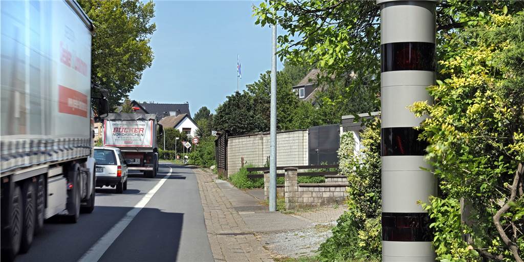 Überraschende Raser-Bilanz des neuen Blitzers an der Bundesstraße 233 Der neuer Blitzer in Fröndenberg-Langschede an der B 233/Unnaer Straße ist im Mai 2020 scharf geschaltet worden.