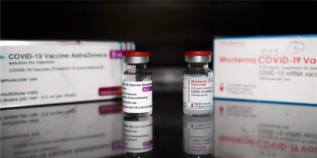 Angst vor Hirnvenenthrombose: Täglich Verdachtsfälle in der Notaufnahme Die möglichen Nebenwirkungen des Impfstoffs des Herstellers Astrazeneca scheinen einigen Geimpften Sorge zu bereiten.