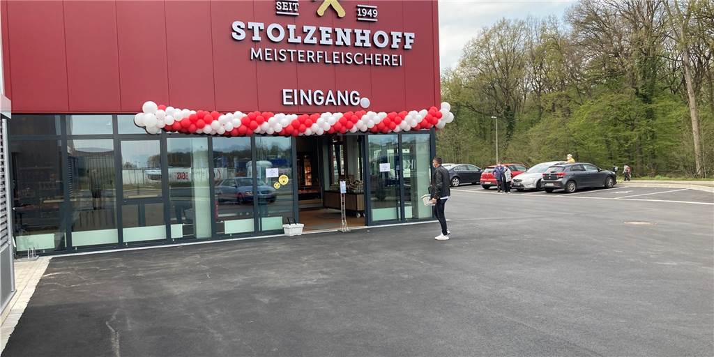 „Meisterfleischerei“ von Stolzenhoff eröffnet: Genuss aus Leucht-Theken Die "Meisterfleischerei" von Stolzenhoff hat an der Wethmarheide 28 eröffnet.