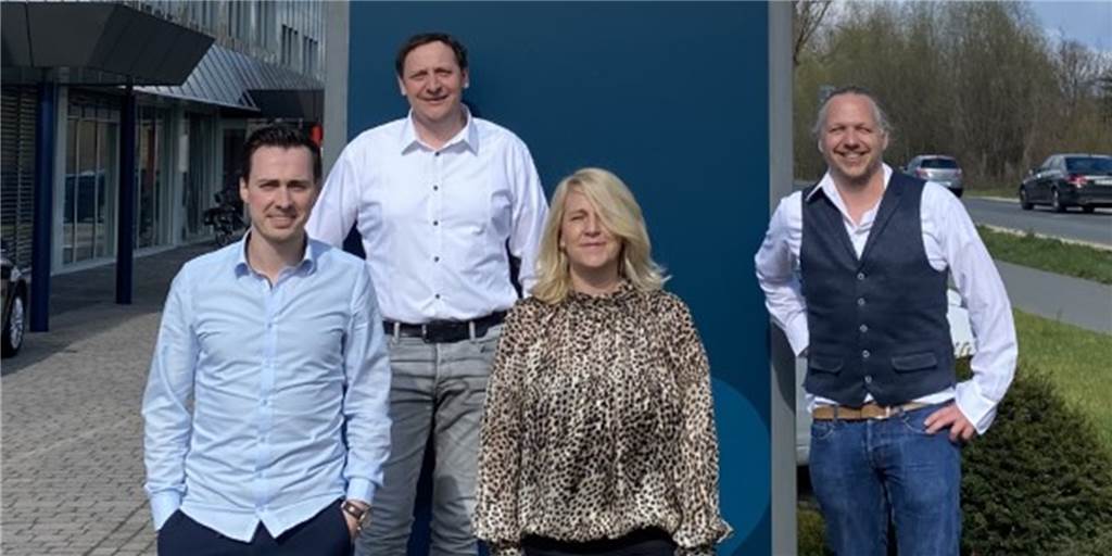 „newgen AG“ setzt bei großen Zukunftsplänen auf Bodenständigkeit Daniel Terwersche (r.), Andre Effing (2. v. l.) und die Prokuristen Nicole Gertz-Wilkes (Bereich Organisation und Finanzen) sowie Nicolas Klein-Günnewick (Vertrieb) haben mit der neu gegründeten newgen AG Großes vor.