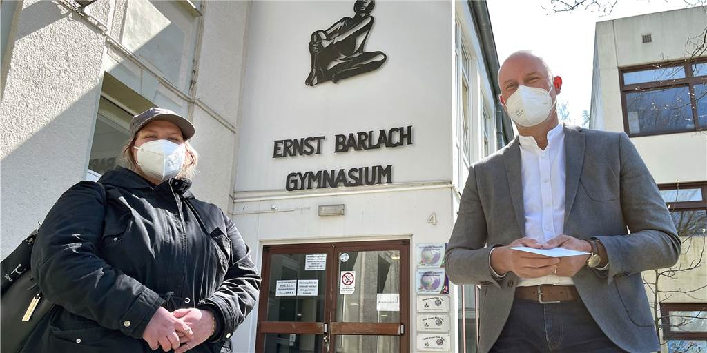 270 Minuten Klausur mit Maske: So fühlt sich das Corona-Abi in Unna an 270 Minuten Klausur mit Maske: So fühlt sich das Corona-Abi in Unna an