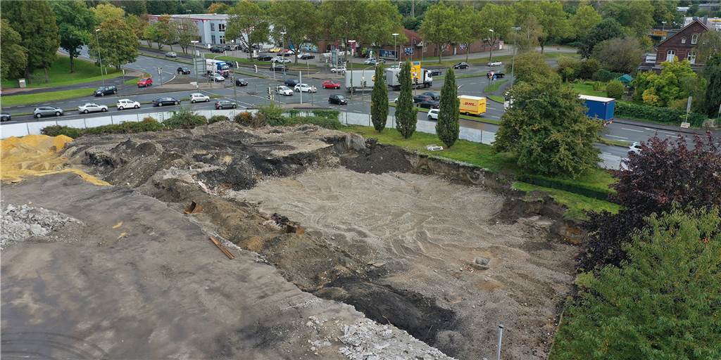 Ex-Mercedes-Fläche: Lüner Politik soll Weg für Bebauung freimachen Das Archivbild zeigt die ehemalige Mercedes-Fläche an der Langen Straße während der Abrissarbeiten im vergangenen Jahr.