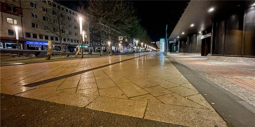Einsatz an der Möllerbrücke: Die erste Nacht der Ausgangssperre in Dortmund Einsatz an der Möllerbrücke: Die erste Nacht der Ausgangssperre in Dortmund