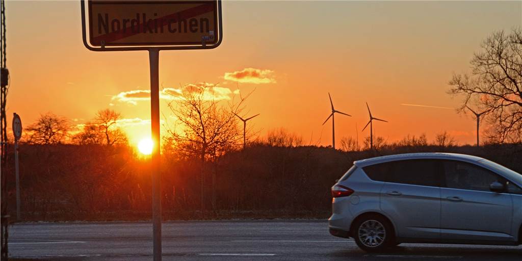 Nordkirchener sehen Windenergieanlagen bislang nur aus der Ferne in den Nachbarkommunen, wie hier in Selm. Das soll sich allerdings bald ändern.