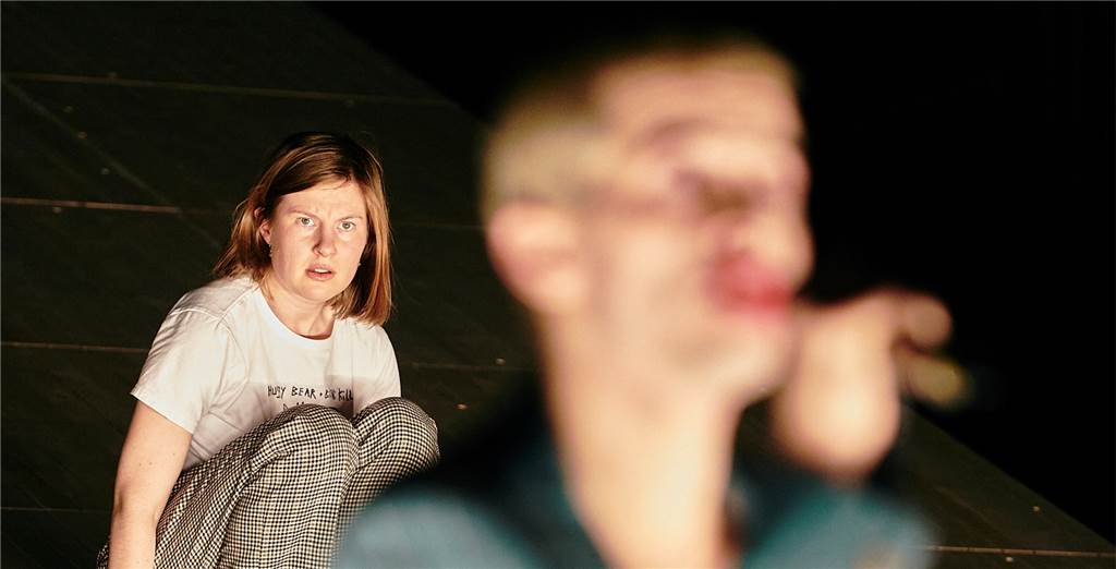 Peer Gynts Reise wird im Schauspielhaus zum albernen Party-Abenteuer Peer Gynts Reise wird im Schauspielhaus zum albernen Party-Abenteuer