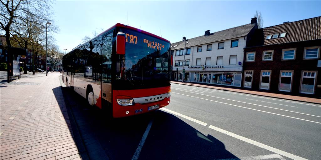 Bedarfsgesteuerter Bürgerbus kommt nicht, Ein-Euro-Ticket vielleicht In Ahaus könnte das Busfahren schon bald deutlich attraktiver werden. Zur Debatte stehen subventionierte Monats- und Einzeltickets.