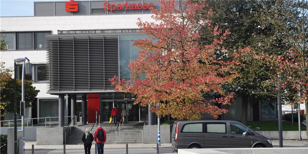 Sparkasse an der Lippe: Institut verdient weniger, Vorstände mehr Sparkasse an der Lippe: Institut verdient weniger, Vorstände mehr