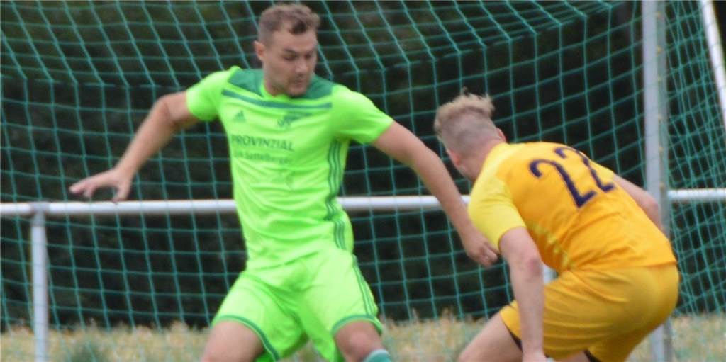 Lieber Dorfverein statt Top-Klub: „Kohle ohne Ende - so stirbt der Amateurfußball“ Patrick Eisenblätter ist ein Dortmunder Junge und spielt seit drei Jahren für den SV Bausenhagen auf dem Lande.