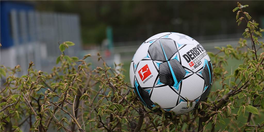Klub-Chef verscheucht illegale Hobbykicker von seinem Sportplatz Klub-Chef verscheucht illegale Hobbykicker von seinem Sportplatz