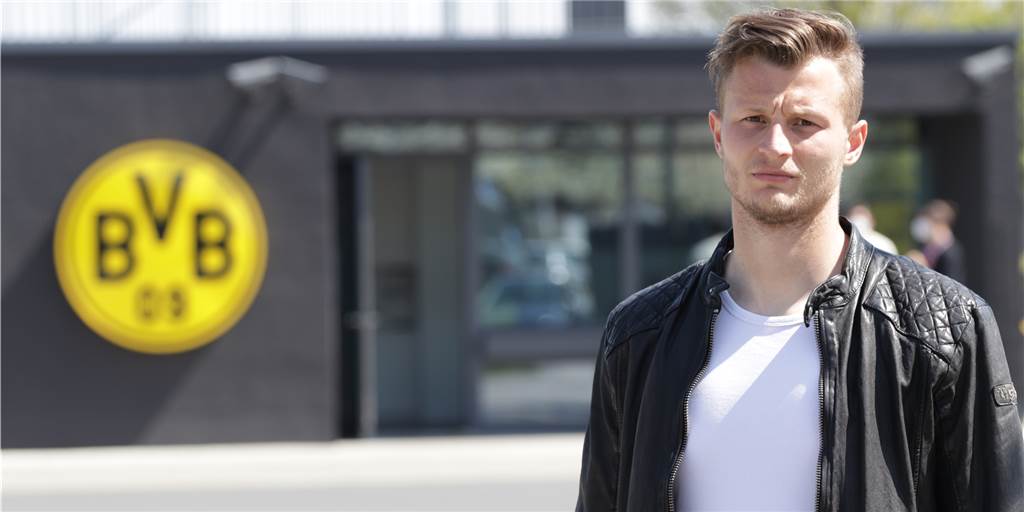 BVB-II-Keeper erklärt im Video, warum er Borussia nach einem Jahr wieder verlassen muss BVB-II-Keeper erklärt im Video, warum er Borussia nach einem Jahr wieder verlassen muss
