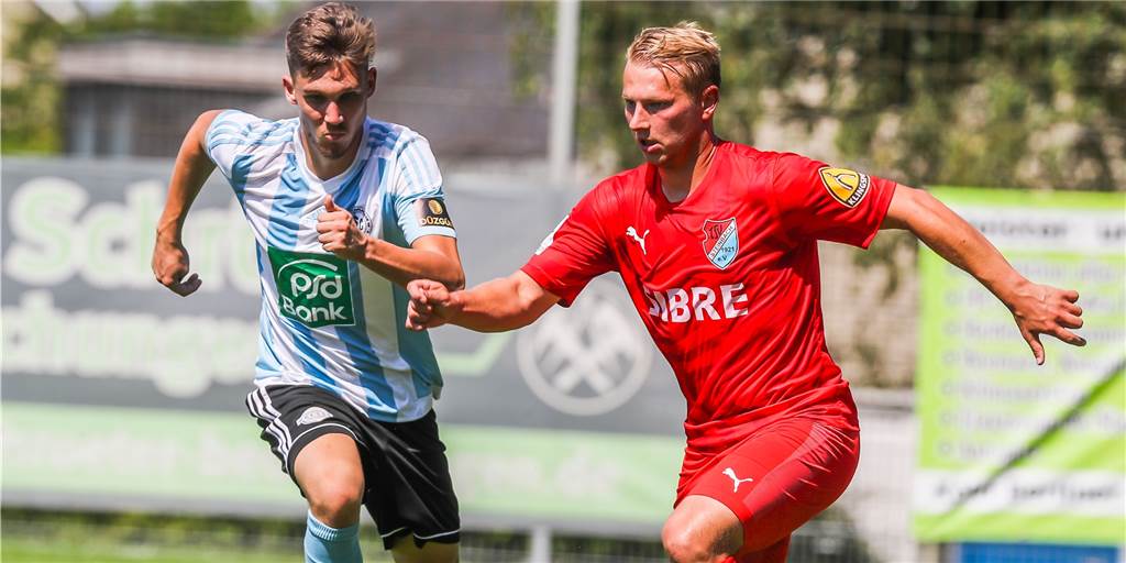 Philipp Hanke wechselt zum Wuppertaler SV: „Bin zuletzt 130 Kilometer pro Weg gefahren“ Philipp Hanke (r.) wird demnächst in der Regionalliga West auflaufen.