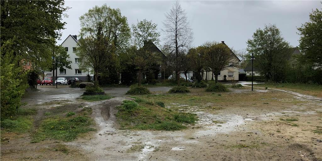 Marktplatz mit Altenheim: Nach langem Stillstand geht es weiter in Bork Der ehemalige Marktplatz in Bork: Hier herrscht seit drei Jahren Leere. Und viele fragen sich: Was ist aus den Plänen der Caritas geworden?