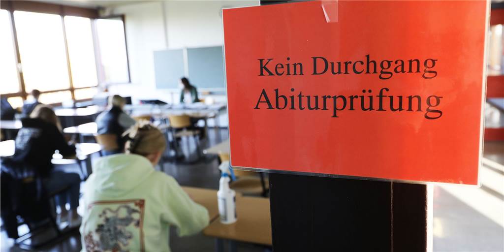 Online-Petitionen gegen schweres Mathe-Abi - „War ein bisschen viel“ Online-Petitionen gegen schweres Mathe-Abi - „War ein bisschen viel“