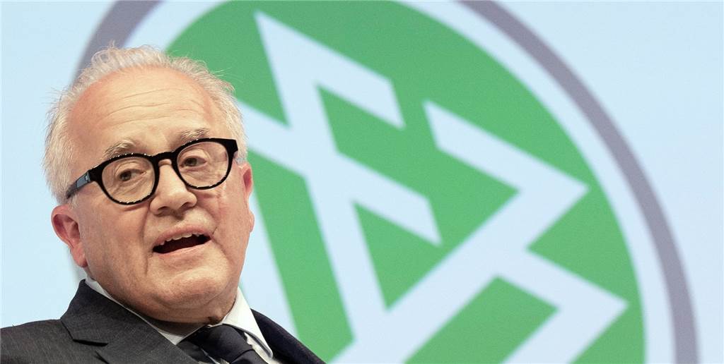 Schlammschlacht im DFB schadet dem Amateurfußball Schlammschlacht im DFB schadet dem Amateurfußball